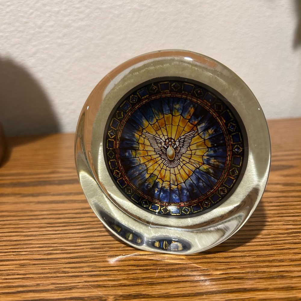 Holy Spirit Glass Paperweight Round Shaped Felt Bottom As Is Up Or Down - Picture 3 of 9